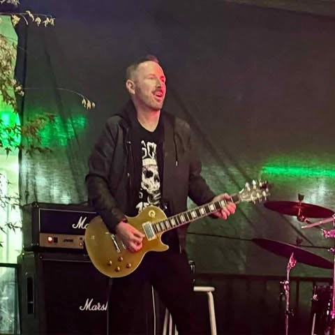 Dave Cronin — lead guitar